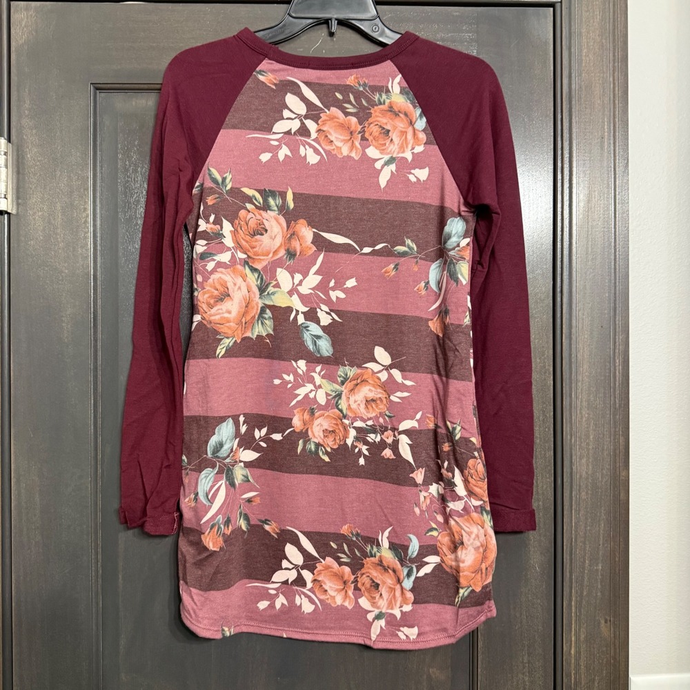 Hailey & Co NWOT Womens Burgundy Floral Striped Raglan Long Sleeve Tunic Top Sm - Picture 4 of 7